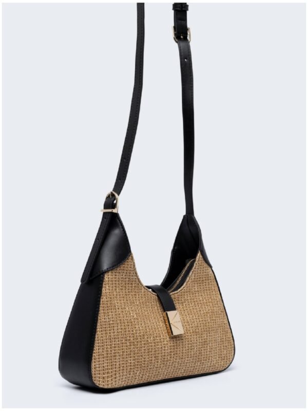 Bondi Black 1